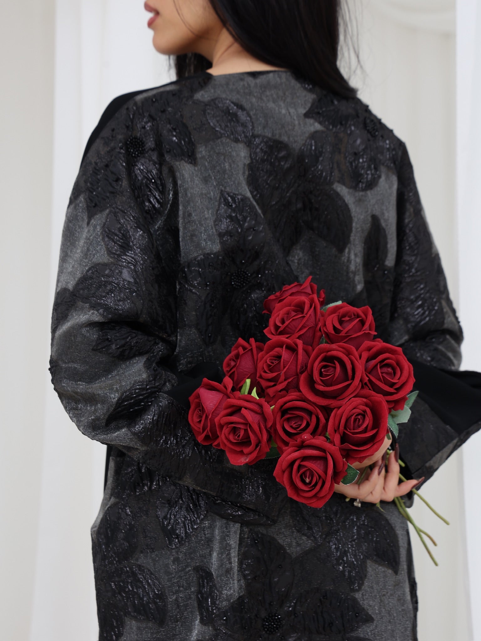 Noir Lumina Abaya