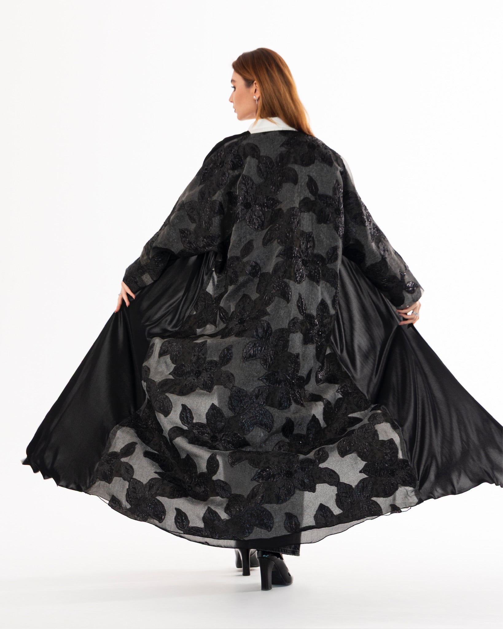 Noir Lumina Abaya