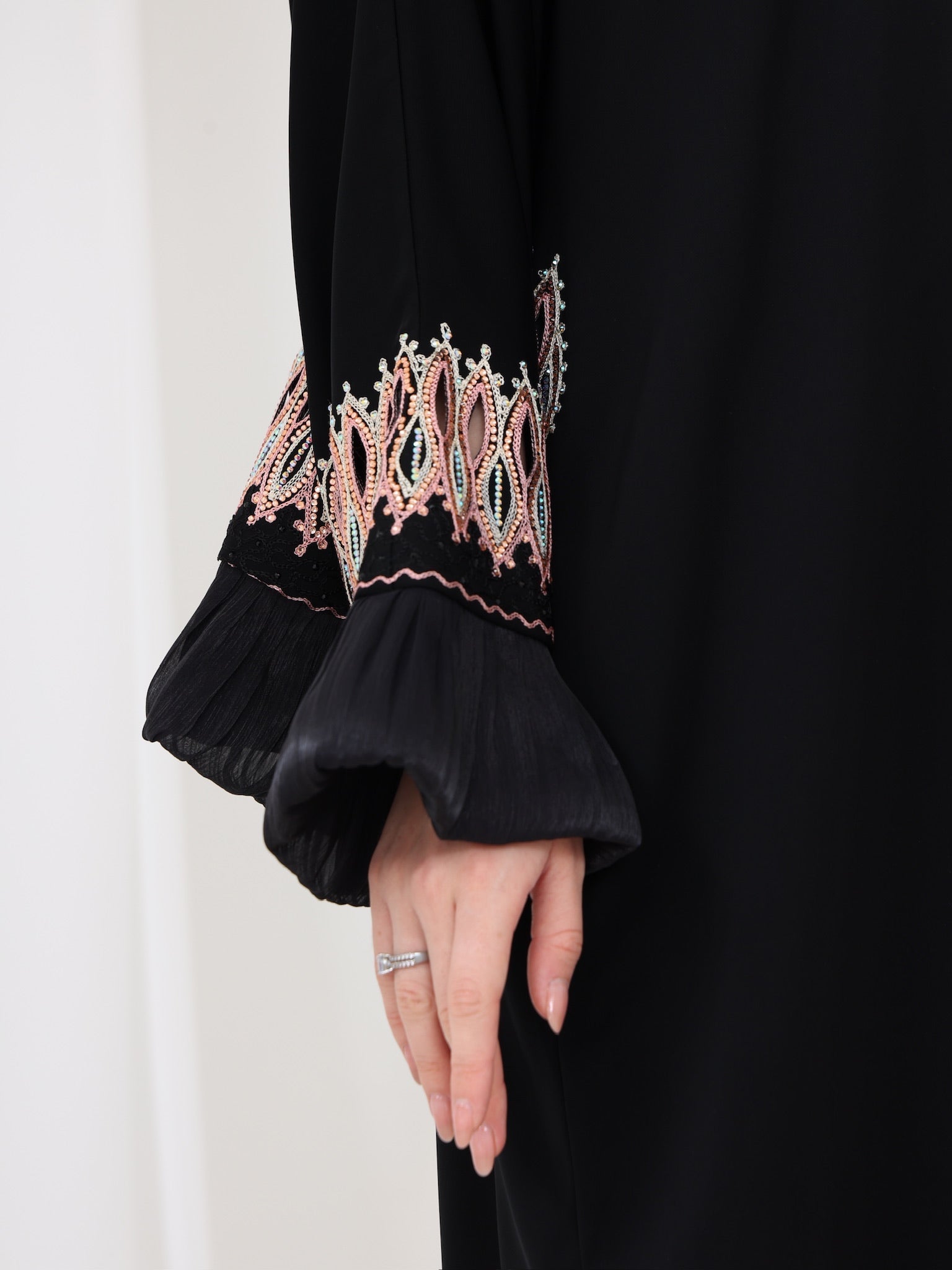 Roseate Abaya