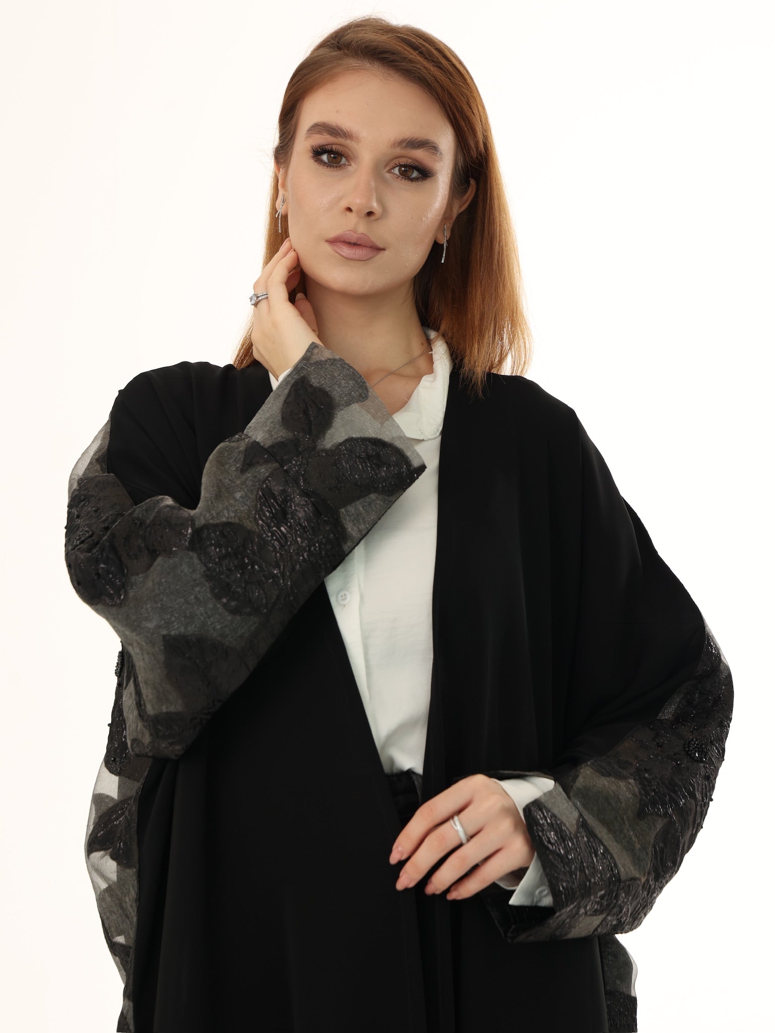 Noir Lumina Abaya