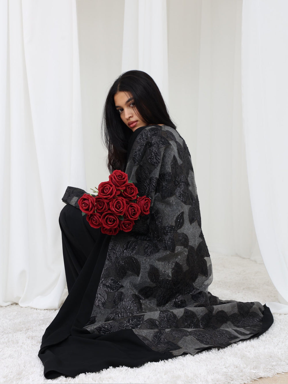 Noir Lumina Abaya